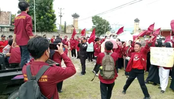 IMM Menggelar Aksi Damai didepan Mapolres Lamsel